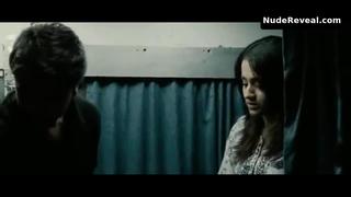 TRISHA KRISHNAN nude in Vinnaithaandi Varuvaayaa