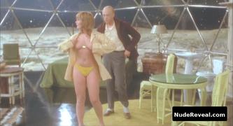 VALERIE PERRINE nude in Slaughterhouse-Five