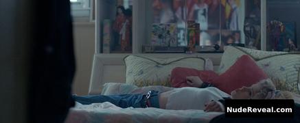 ELENA KAMPOURIS nude in Shoplifters Of The World