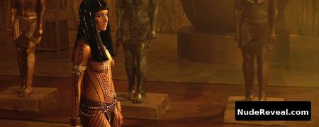 PATRICIA VELASQUEZ nude in The Mummy