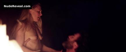 DOMINIQUE SWAIN nude in Eminence Hill