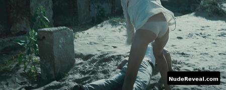 ODETTE ANNABLE nude in And Soon the Darkness
