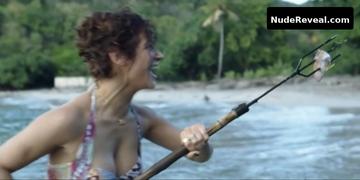 MANON AZEM nude in Ils etaient dix