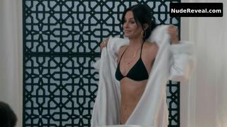 COURTENEY COX nude in Modern Family