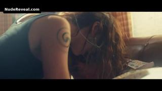 MIRIAM LEONE nude in Lamore a domicilio