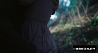 MENA SUVARI nude in Grace And Grit