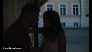ELIZAVETA YANKOVSKAYA nude in Frau