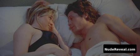RENEE ZELLWEGER nude in Bridget Jones