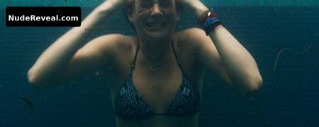 SHAILENE WOODLEY nude in The Descendants