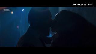 ELIZAVETA MORYAK nude in Zhizn Po Vyzovu