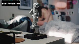 LEONA SKLENICKOVA nude in Sex O’clock