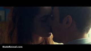 MIRIAM LEONE nude in Lamore a domicilio