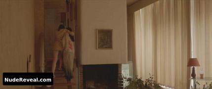 ROXANE MESQUIDA nude in Meduse