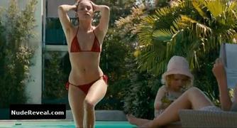 DEBORAH FRANCOIS nude in Ma famille t