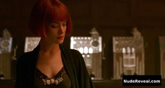 LARA FLYNN BOYLE nude in Mobsters