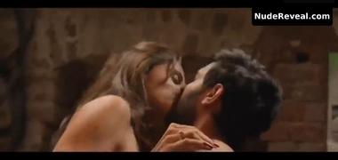 TAAPSEE PANNU nude in Haseen Dillruba