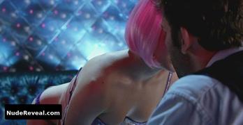 NATALIE PORTMAN nude in Closer