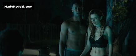 BELLA THORNE nude in Ride