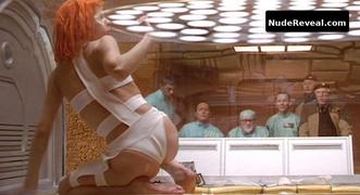 MILLA JOVOVICH nude in The Fifth Element