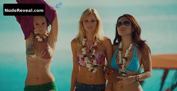 ALEXIS KNAPP nude in Couples Retreat