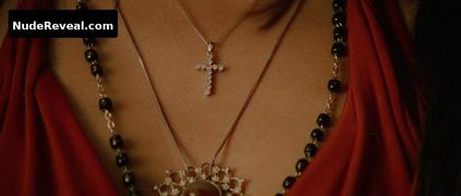 JAQUELINE FERNANDEZ nude in Murder 2