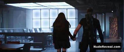 ELIZABETH OLSEN nude in Avengers: Endgame