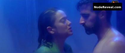 SHWETA TIWARI nude in Hum Tum And Them