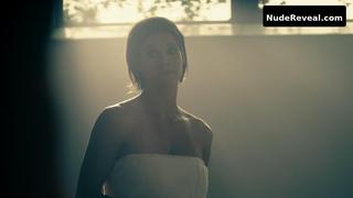 MISSY PEREGRYM nude in Van Helsing
