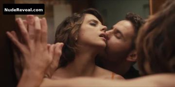 MACARENA GOMEZ nude in Amor En Polvo