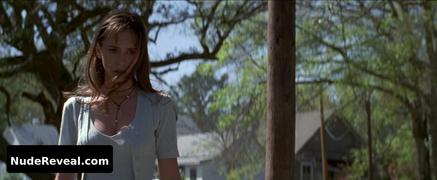 JENNIFER LOVE HEWITT nude in I Know What You Did Last Summer