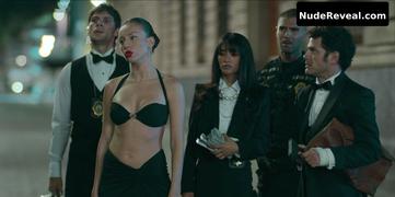 ESTER EXPOSITO nude in Bandidos