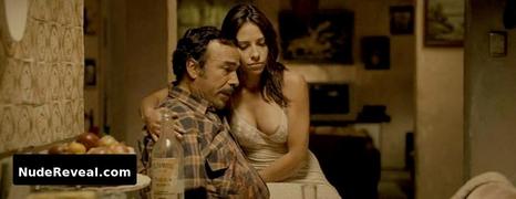 ELIZABETH CERVANTES nude in El infierno