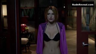 BELLA THORNE nude in Scream