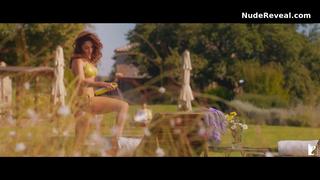 KIARA ADVANI nude in War 2