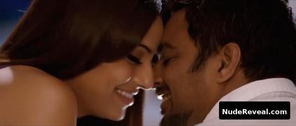 BIPASHA BASU nude in Jodi Breakers