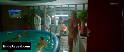 OKSANA AKINSHINA nude in Polet