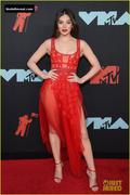 HAILEE STEINFELD nude in MTV Video Music Awards