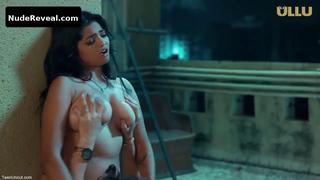 BHARTI JHA nude in Farebi Yaar