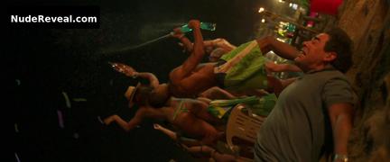 KIRA MIRO nude in De Perdidos A Rio