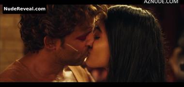 POOJA HEGDE nude in Mohenjo Daro