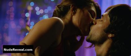 JACQUELINE FERNANDEZ nude in Murder 2
