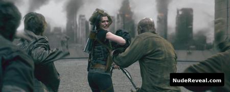 MILLA JOVOVICH nude in Resident Evil: Afterlife