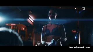 PERI BAUMEISTER nude in 9 Tage wach
