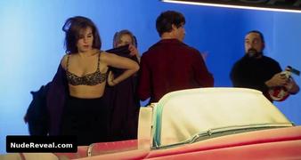 AMIRA CASAR nude in Le Coeur a L