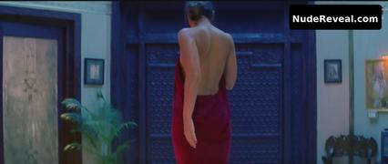 KAREENA KAPOOR nude in Bewafaa