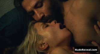 MARINA FOIS nude in Ils Sont Vivants