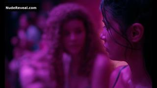 LAURA OSMA nude in Pimpinero: Blood and Oil