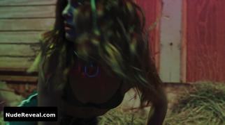 MENA SUVARI nude in Hunt Club