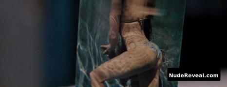 JENNIFER LOPEZ nude in The Back-up Plan