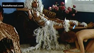 SYLVIA KRISTEL nude in Le jeu avec le feu